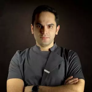دکتر رضا محولاتی شمس آبادی